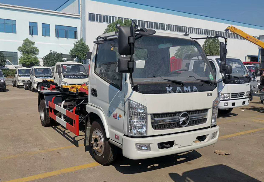  凱馬勾臂垃圾車(chē)