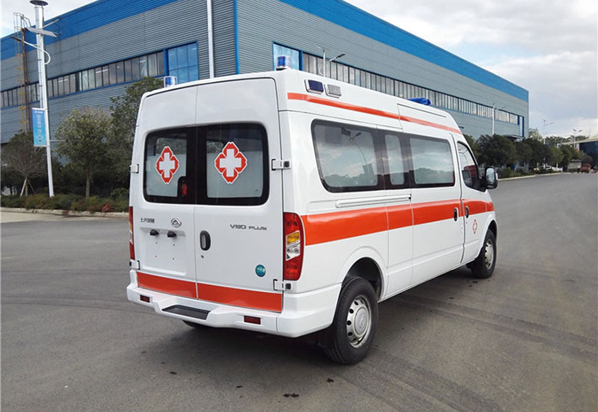 國(guó)六大通V80長(zhǎng)軸中頂轉(zhuǎn)運(yùn)型救護(hù)車