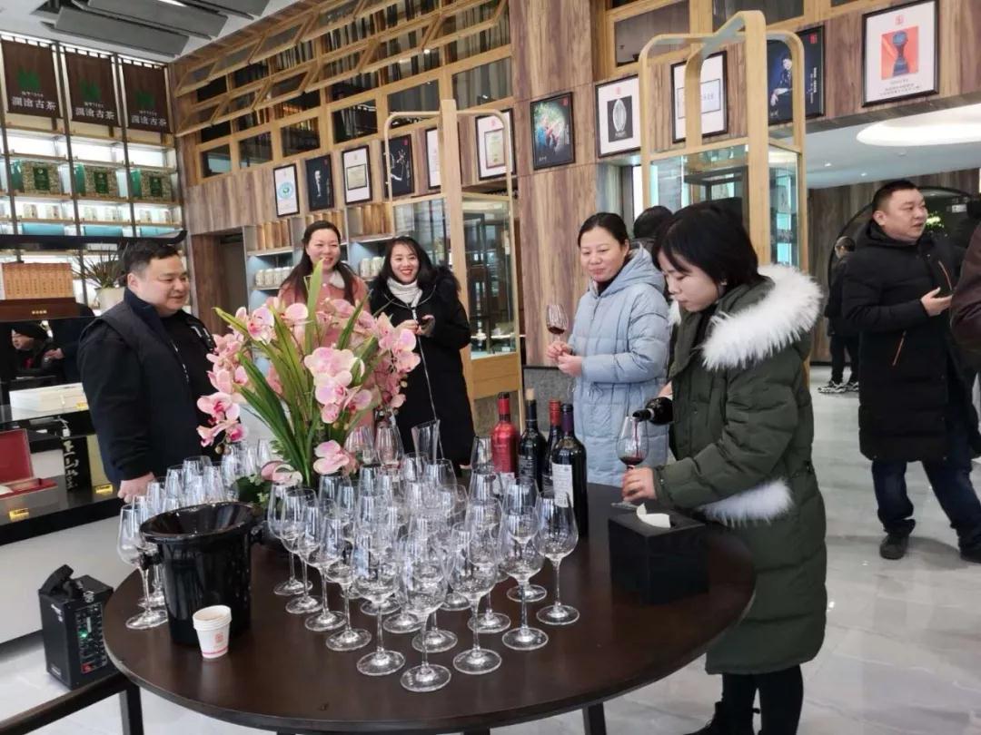 專題：程力匯隆重試營業(yè)，賓客盈門商賈名媛薈萃