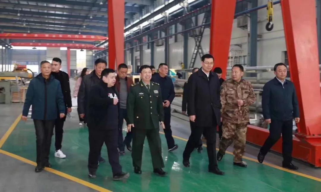 湖北省軍區(qū)、隨州市黨委領(lǐng)導(dǎo)人指導(dǎo)程力專汽產(chǎn)業(yè)走高質(zhì)量發(fā)展之路