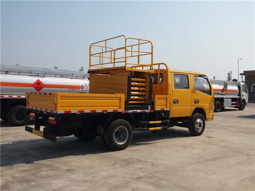 東風(fēng)8米、10米升降平臺(tái)車